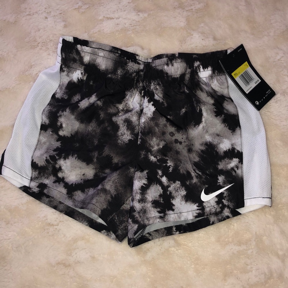 Nike girls shorts